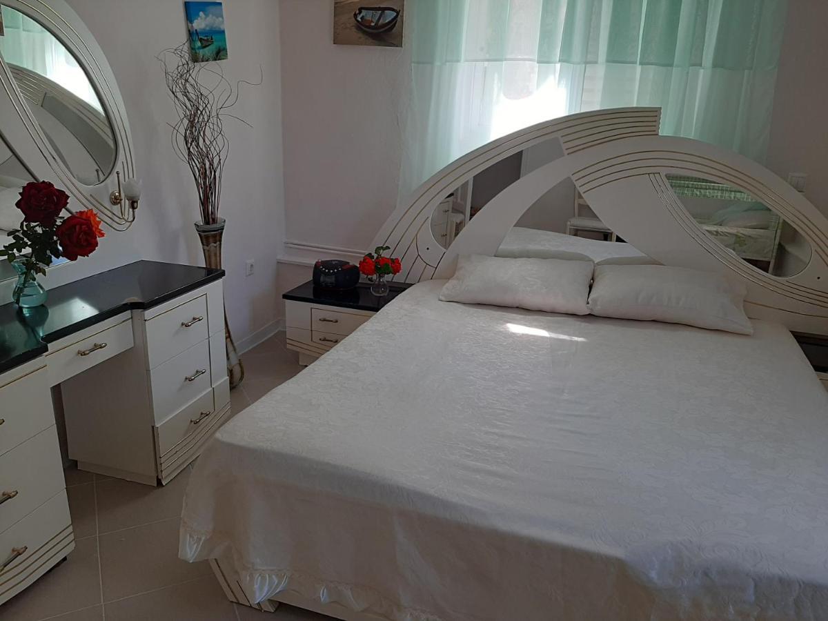 Cozy Flat In Nea Makri Apartment ภายนอก รูปภาพ