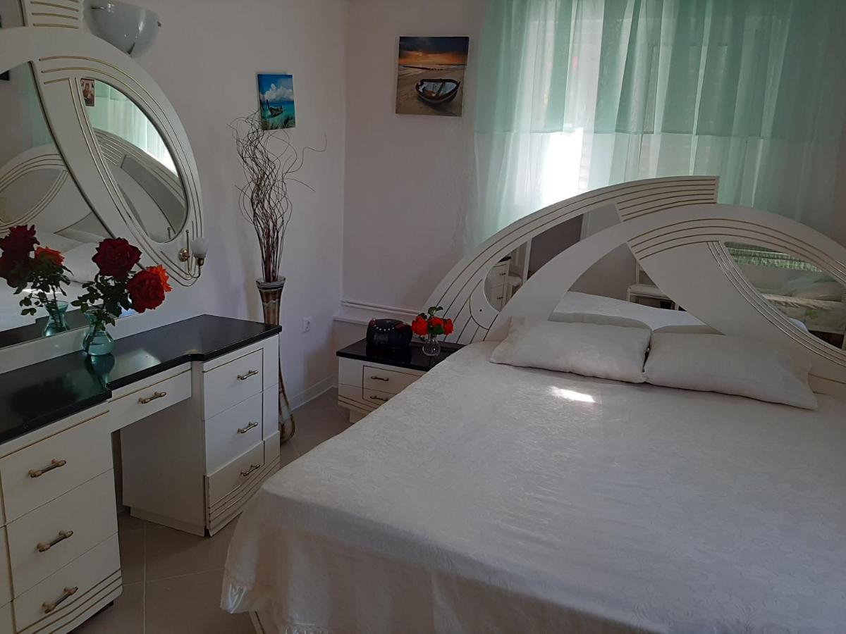 Cozy Flat In Nea Makri Apartment ภายนอก รูปภาพ